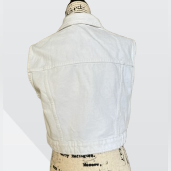 Zara Classic White Vest. Size L - Picture 2 of 11